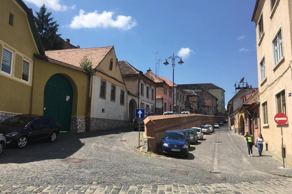 Lamp Street Apartment Sibiu Exterior foto